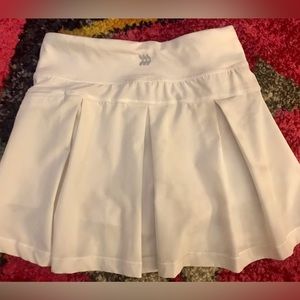 Girls 6/6x Sz Small. White Pleated Sporty Tennis Athletic Skirt. All in Motion